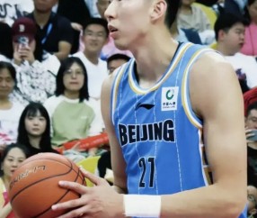 开云体育中国-广州队横扫北京队，周琦点燃赛场