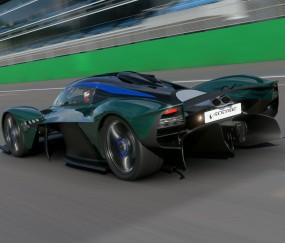 开云足球直播-阿斯顿马丁完胜梅赛德斯，皮亚斯特里点燃赛场