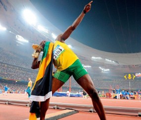 开云体育直播-蓝桥孤星，那个英超争冠之夜，布伦森如何用一己之力撕碎百年防线