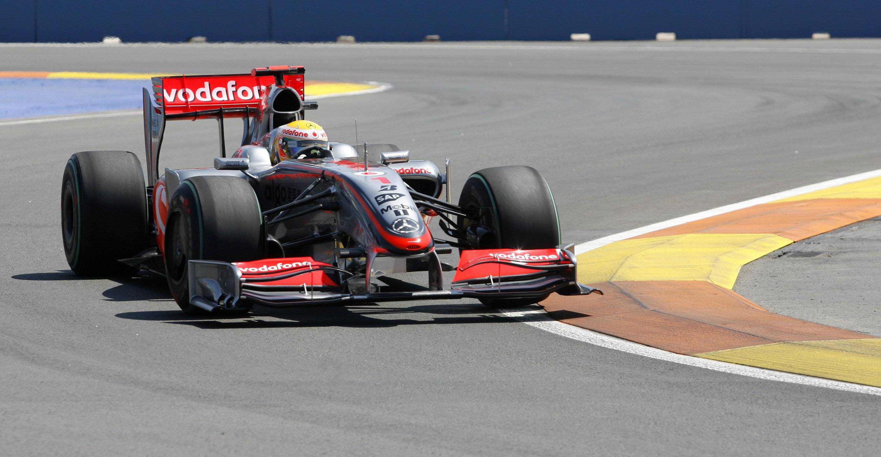 迈凯伦碾压威廉姆斯，汉密尔顿状态火热