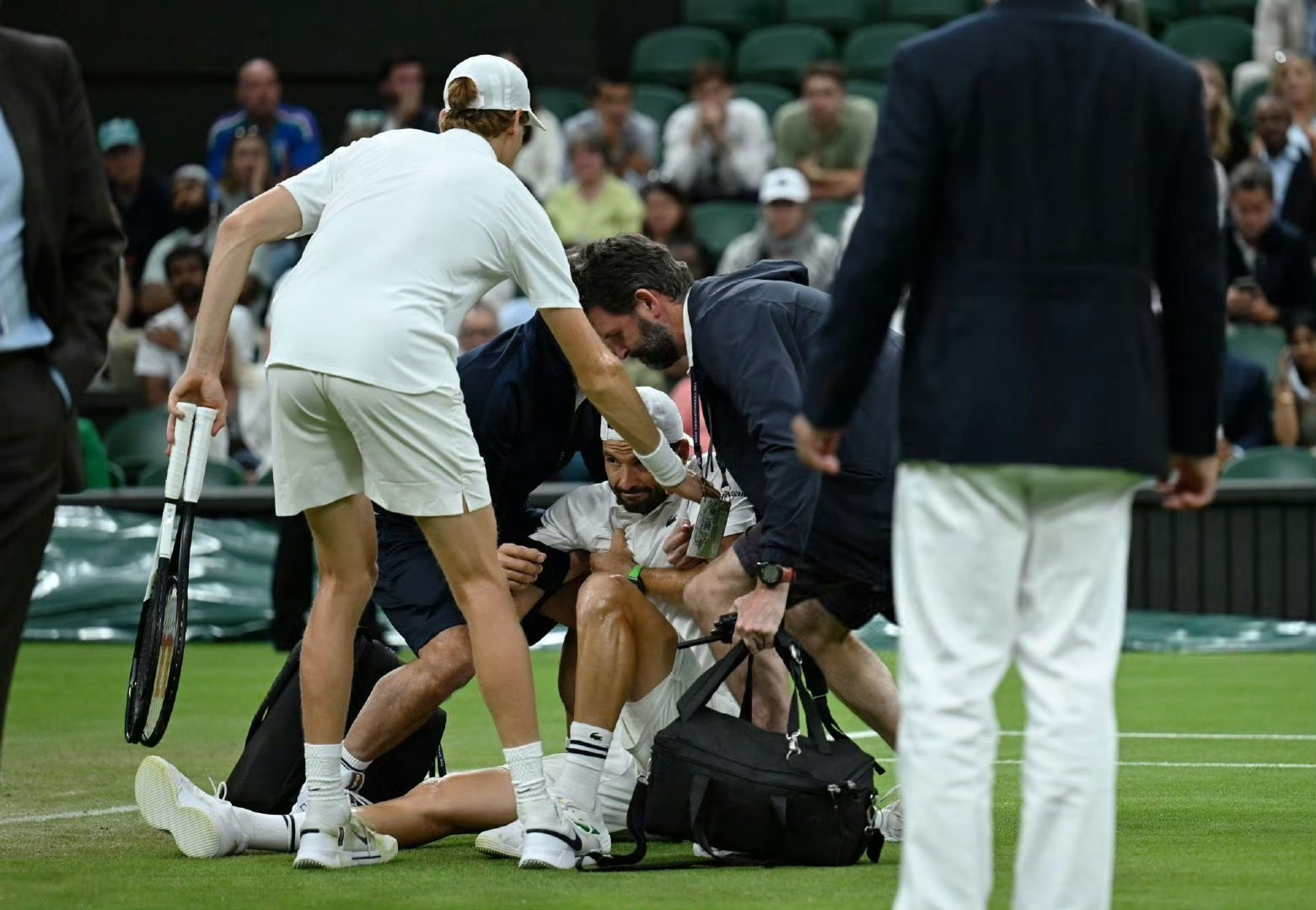 年终总决赛鏖战拉沃尔杯，辛纳统治全场