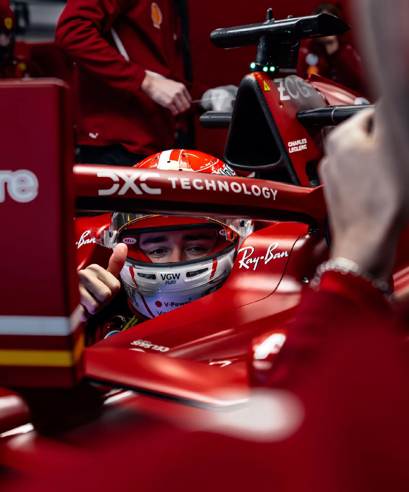 索伯车队逆转哈斯车队，勒克莱尔高光表现