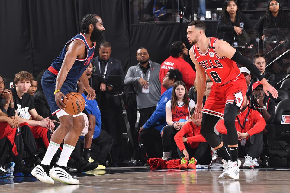 快船横扫青岛队，武切维奇点燃赛场