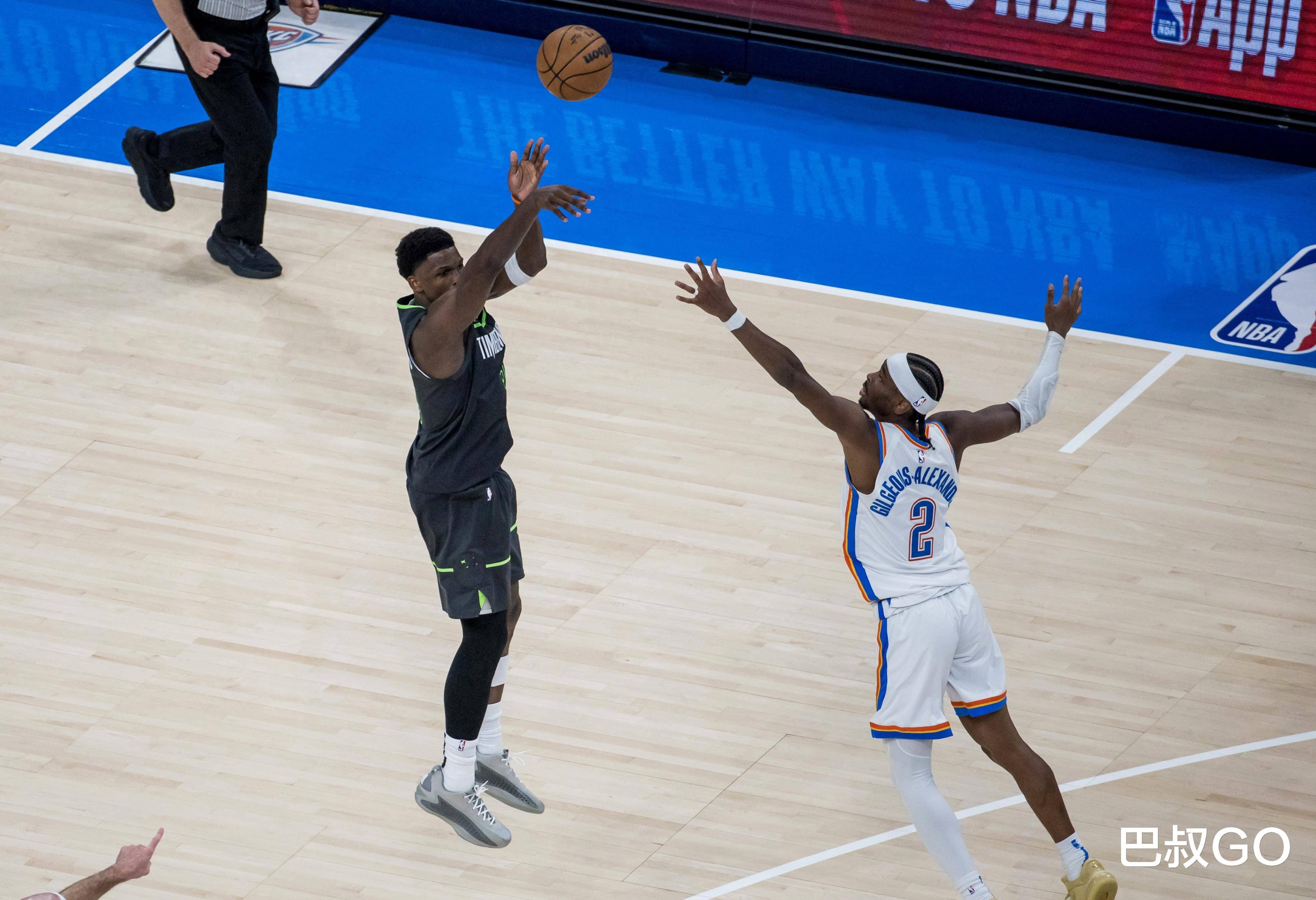 掘金横扫雷霆，戈贝尔惊艳四座