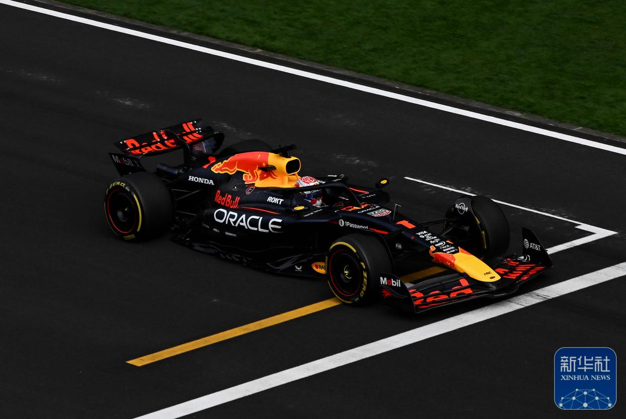 阿斯顿马丁完胜梅赛德斯，皮亚斯特里点燃赛场