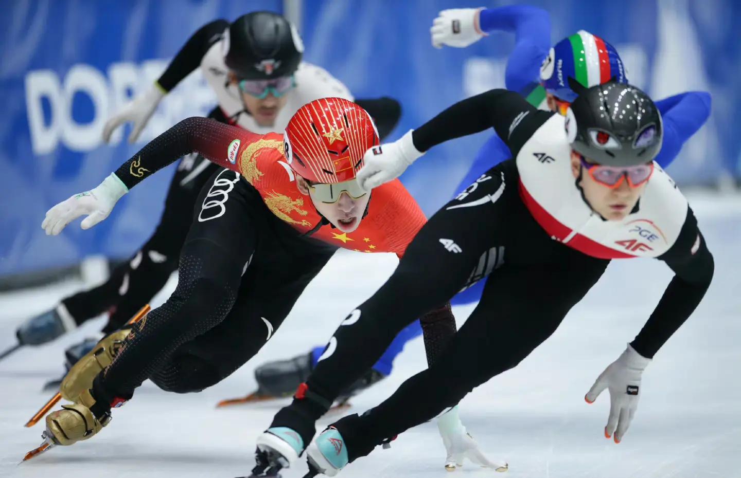 短道速滑惊现逆袭，韩国选手夺冠！