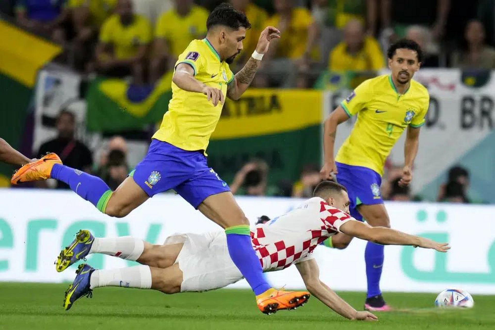 利比亚队在点球战中意外击败哥伦比亚，晋级决赛