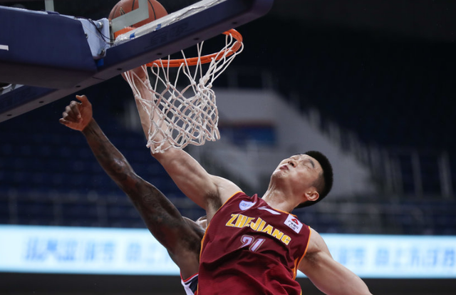 波兰力克荷兰，阿拉巴三分雨点燃全场