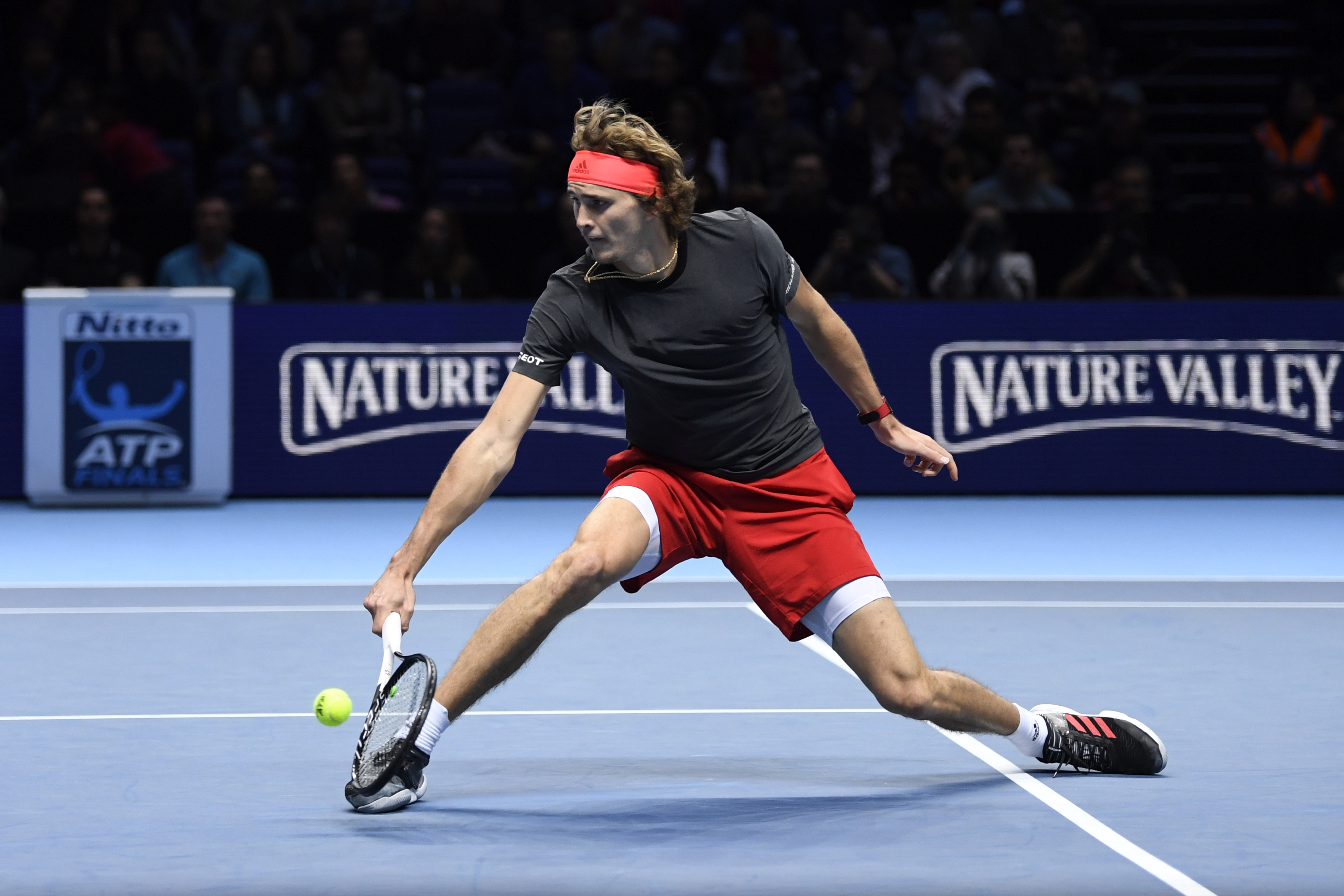 欧洲网球队鏖战世界网球队,兹维列夫惊艳世界 欧洲网球队鏖战世界网球队,兹维列夫惊艳世界