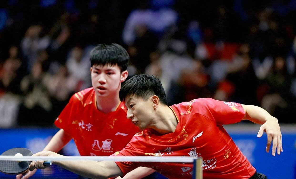 中国乒乓球队鏖战日本乒乓球队，马龙制霸全场