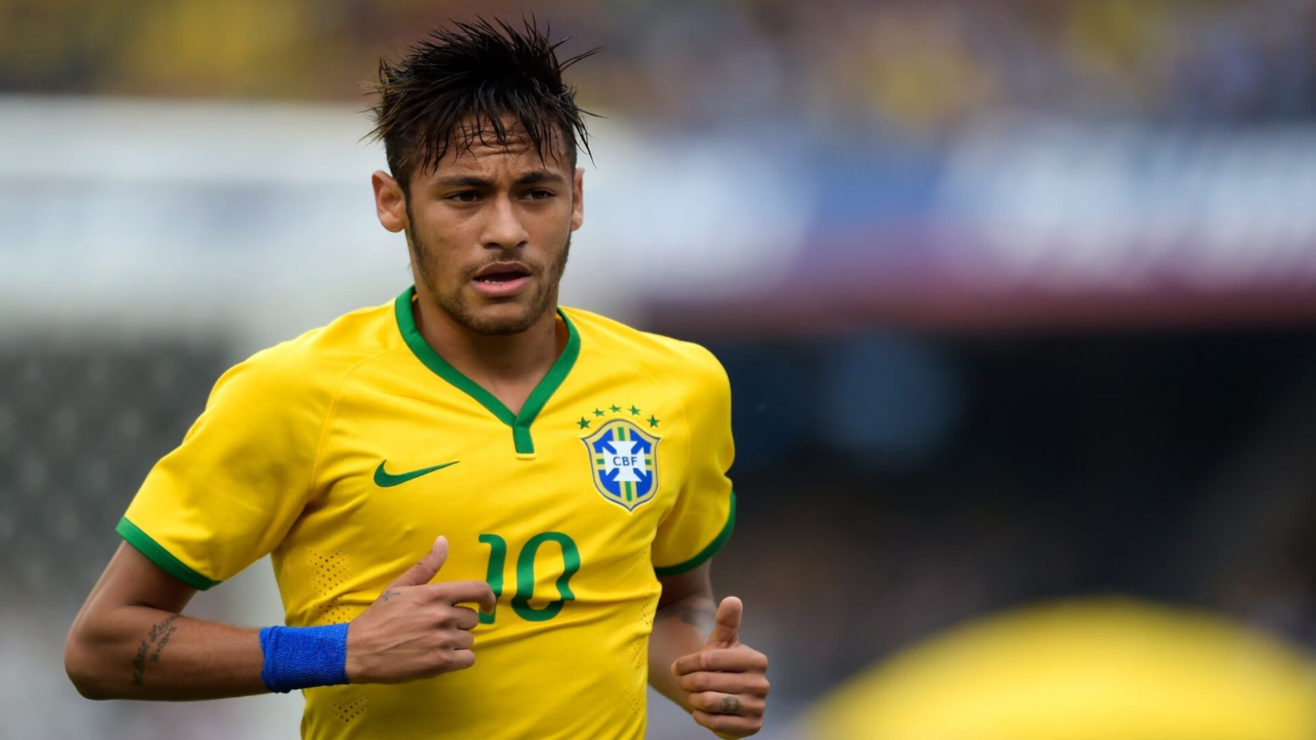 弗拉霍维奇之夜，当F1引擎轰鸣遇上足球场上的绝对节奏掌控者